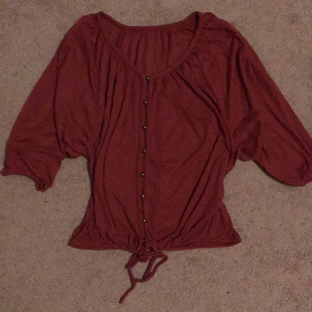 Loose fitting quarter sleeve top